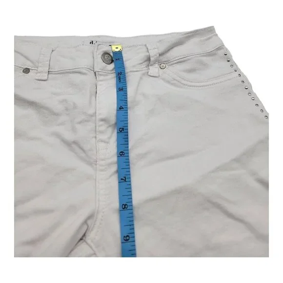 D. Jeans New York Women's Sz 6 White Capri Two Back Pockets w/Rhinestones